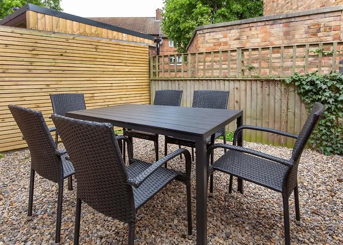 Piccadilly Place - 3 Bedroom House