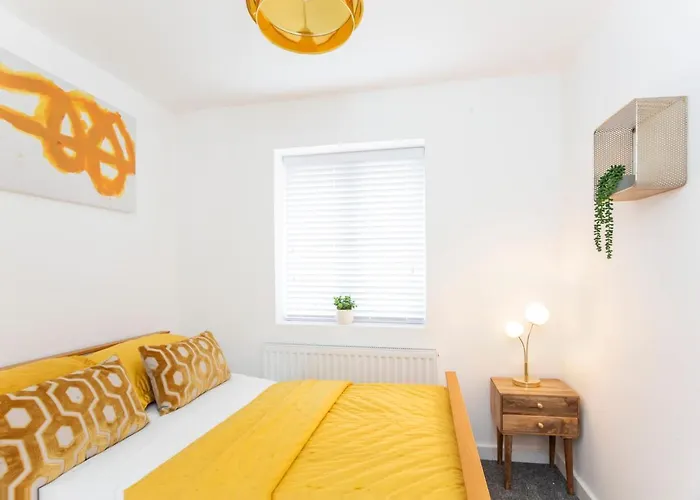 Piccadilly Place - 3 Bedroom House