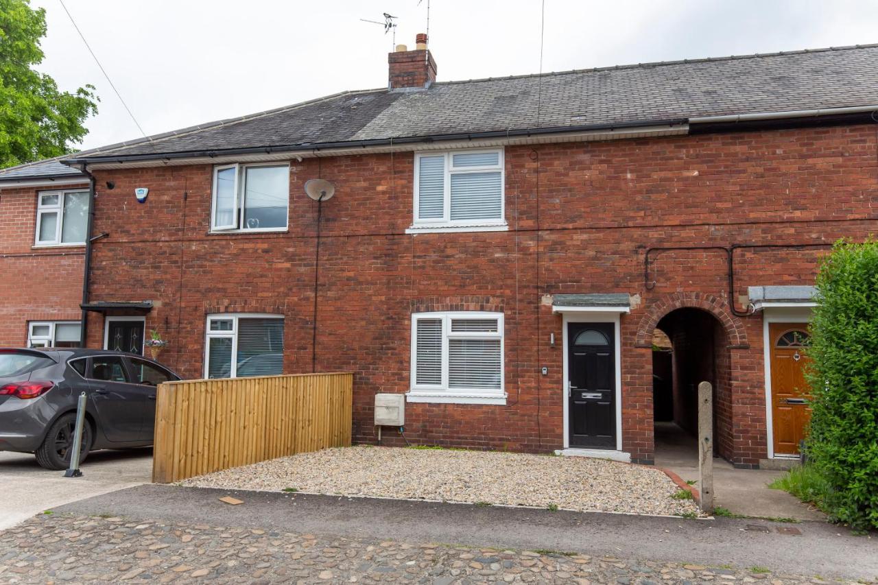 Piccadilly Place - 3 Bedroom House Apartment